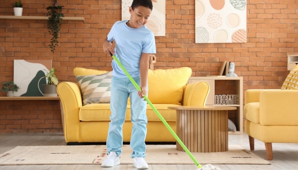 Modi Creativi per Far Divertire i Bambini con le Pulizie